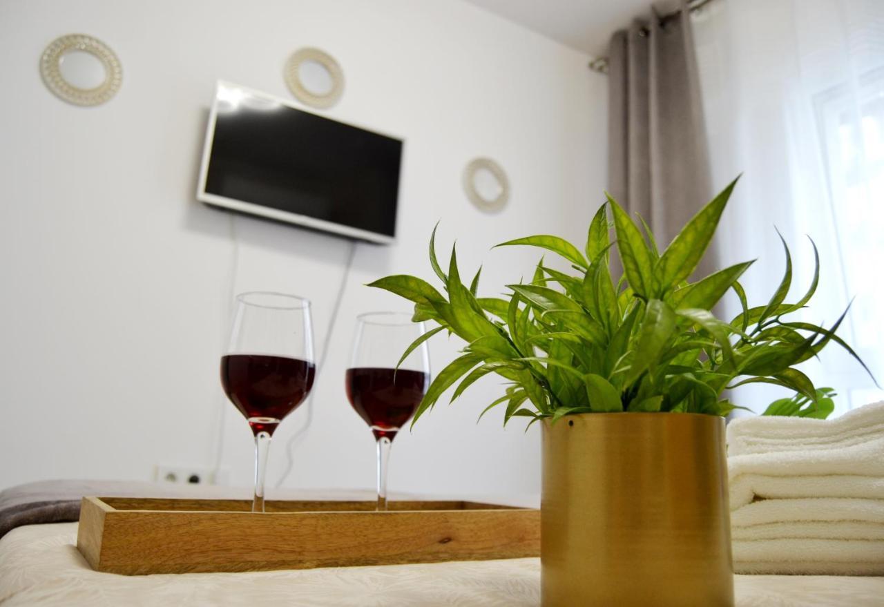 Sunshine - New & Quiet 1Br Apt, Business Area, Close To Airport, Highway A3, Subway Boekarest Buitenkant foto